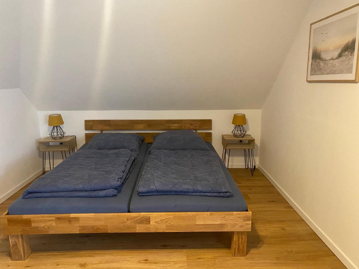 Ferienhaus Sieglinde Mit Deichblick Emden Exteriör bild
