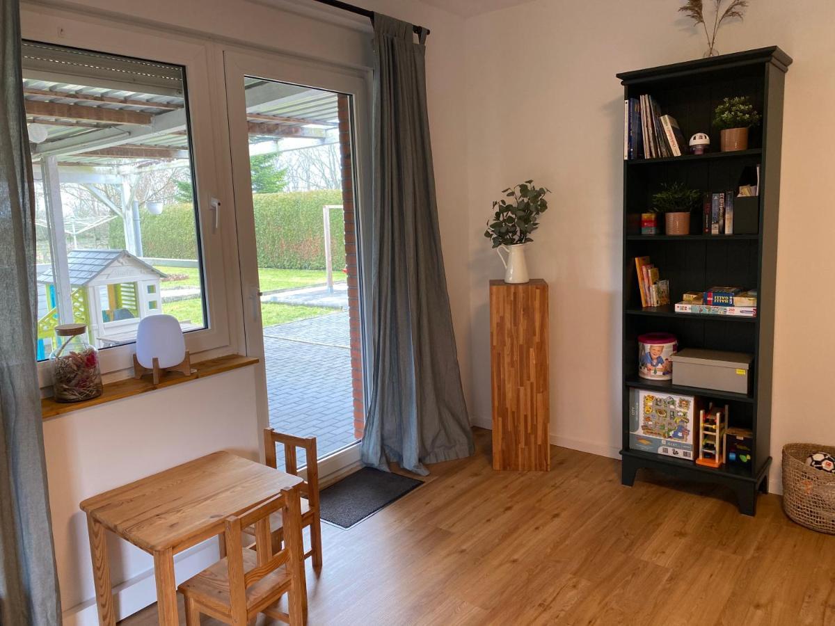 Ferienhaus Sieglinde Mit Deichblick Emden Exteriör bild